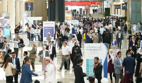 AEEDC Dubai Diş Fuarı BAE